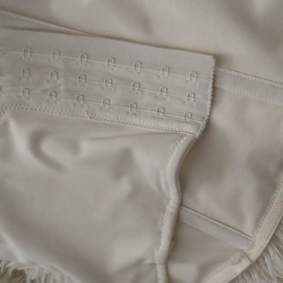 New Va Bien ultra smooth strapless corset . Off white 38D - Picture 4 of 8